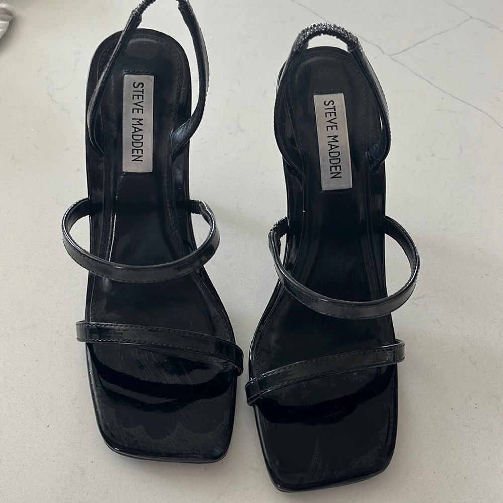 Steve Madden black heals. Size 7. Never worn